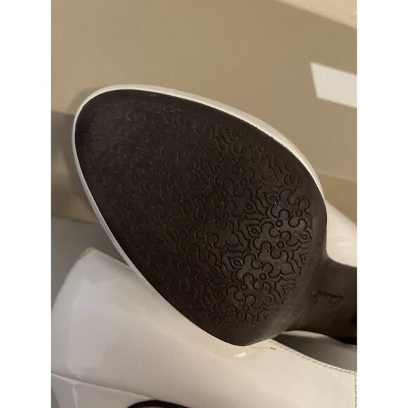 Clark’s White Patent High Heel Shoe Size 8.5 Narine Rowe Wedding Soft Cushion - Picture 6 of 9